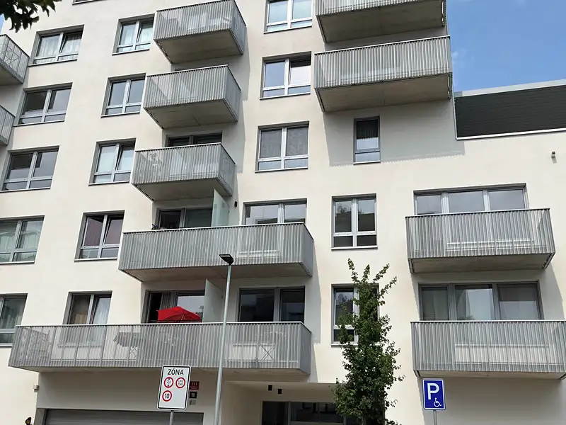 Pronájem bytu 1+kk, 41 m², Praha 10, Praha